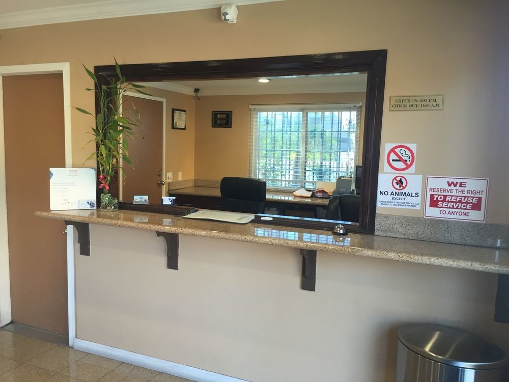 Express Inn & Suites Ontario Airport Exterior foto